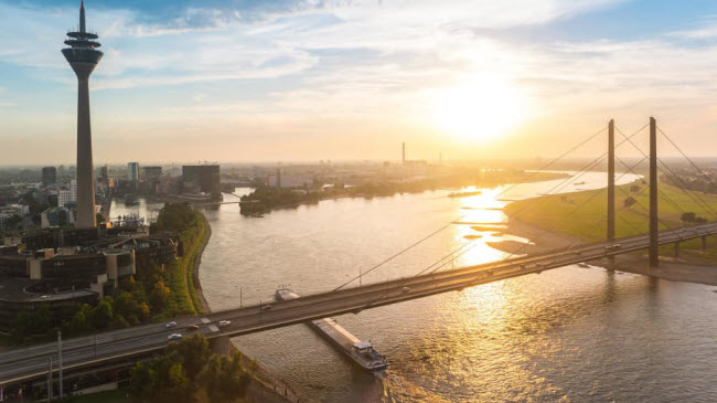 Düsseldorf, Đức: Nhờ sự kiện triển lãm nghệ thuật Art Düsseldorf được tổ chức hằng năm, thành phố Düsseldorf trở thành một trong những điểm đến hấp dẫn nhất ở châu Âu.