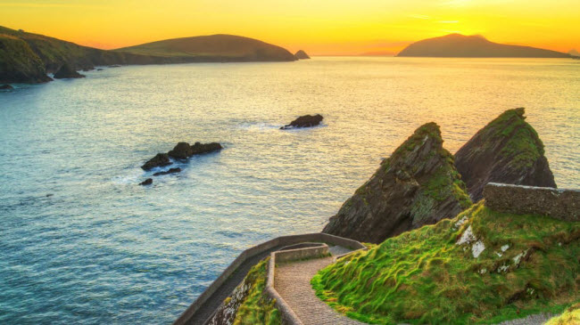 Bán đảo Dingle, Ireland: Bán đảo ở vùng Kerry là thiên đường dành cho những du khách thích các hoạt động mạo hiểm ngoài trời.