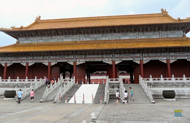 Cuối cùng, ông quyết định xây dựng một phim trường để thu hút khách du lịch và hiện nay Hoành Điếm đã trở thành động lực quảng bá văn hóa và di sản Trung Quốc.