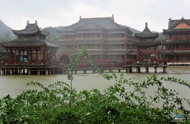 Từ Tử Cấm Thành của Bắc Kinh đến Hoàng cung của nhà Minh và các triều đại nhà Thanh, các kiến trúc lịch sử, khu vườn văn hóa đến cung điện Hàm Dương của Hoàng đế nhà Tần đều có đầy đủ tại đây.