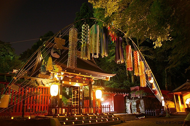 Lễ hội ngôi sao Sendai: Lễ hội thường được tổ chức vào ngày 7/7. Vào ngày đó, người Nhật trưng bày cỏ tre với một dải giấy và các đồ trang trí để kỷ niệm những cuộc đoàn tụ.