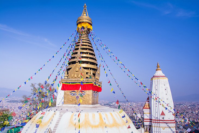Kathmandu, Nepal: Là nơi giao thoa giữa Ấn Độ giáo và Phật giáo, Kathmandu có rất nhiều bảo tháp, bao gồm cả địa điểm Phật giáo linh thiêng nhất của Nepal là Boudhanath, di sản thế giới được UNESCO công nhận.