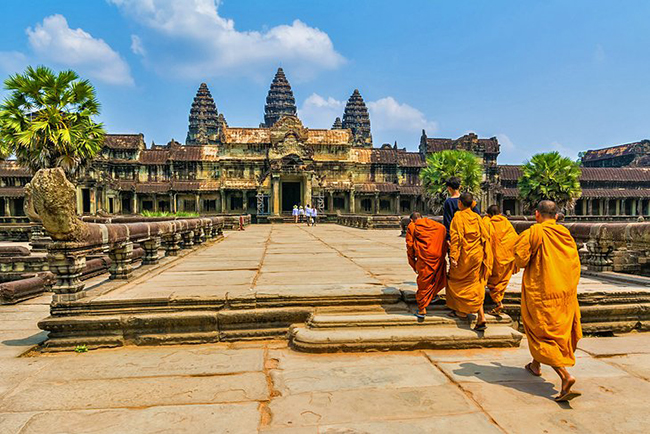 Siem Reap, Campuchia: Siem Reap được biết đến nhiều bởi là cửa ngõ vào khu vực Angkor và những ngôi đền tráng lệ của nền văn minh Khmer.