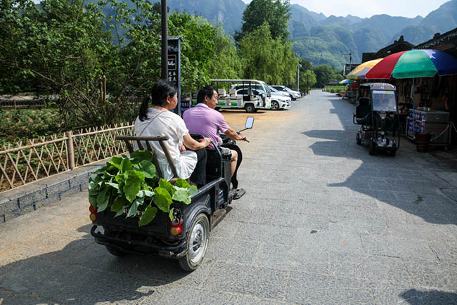 Những khu làm giấy thường nhiều nằm ven sông.