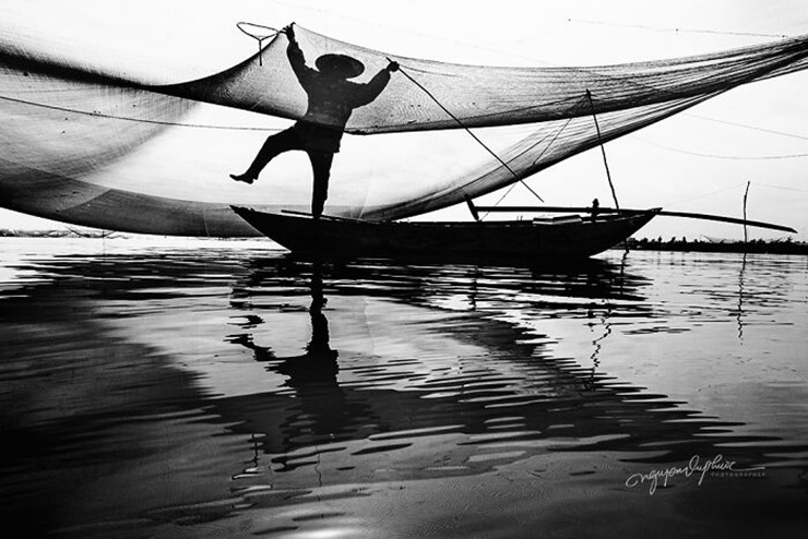 12. Để có được những bức ảnh đẹp, tốt nhất bạn nên có một người bạn đồng hành là nhiếp ảnh gia để có thể ghi trọn lại từng khoảnh khắc ở biển Cửa Đại.