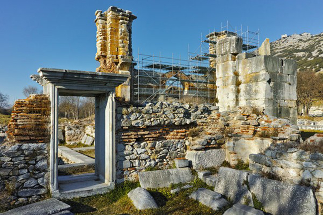 Địa điểm khảo cổ Philippi, Hy Lạp: Thành phố có tường bao quanh này, được thành lập vào năm 356 trước Công nguyên bởi Vua Macedonian Philip II, được phát triển như một "thành Rome nhỏ" và sau đó trở thành trung tâm của đức tin Cơ đốc sau chuyến thăm của Sứ đồ Phao-lô vào năm 49-50 CN.