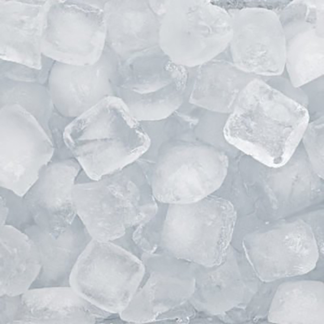 4. Thích ăn đá lạnh: Đây có thể là dấu hiệu của triệu chứng thiếu máu do thiếu sắt. Nếu bất ngờ xuất hiện triệu chứng này, hãy sớm đến các cơ sở y tế để làm các xét nghiệm và chẩn đoán cần thiết.