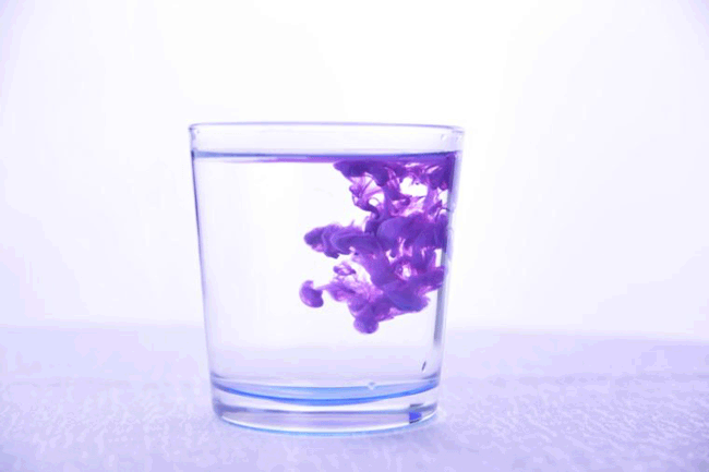 3. Bệnh biến nước tiểu thành màu tím: Các chất được gọi là porphyrin tích tụ quá nhiều trong gan và khi được giải phóng sẽ chuyển màu của nước tiểu và phân thành màu tím. Nhiều chuyên gia đã đưa ra giả thuyết rằng, nguyên nhân của căn bệnh này có thể do hội chứng rối loạn lưỡng cực gây ra, tuy nhiên vẫn chưa có một báo cáo y khoa cụ thể về căn bệnh kỳ lạ này.