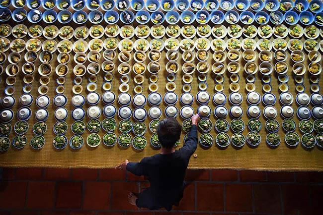 6. Các món ăn được chuẩn bị cho một lễ hội ở Vũng Tàu. Ảnh: Hữu Tâm.