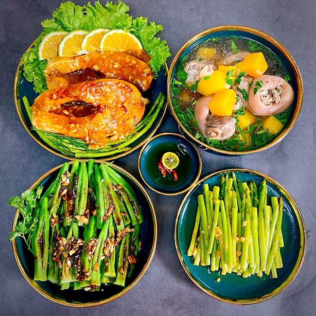- Cá hồi sốt cam
- Canh giò heo đu đủ
- Đậu bắp sốt xì dầu
- Măng tây xào tỏi