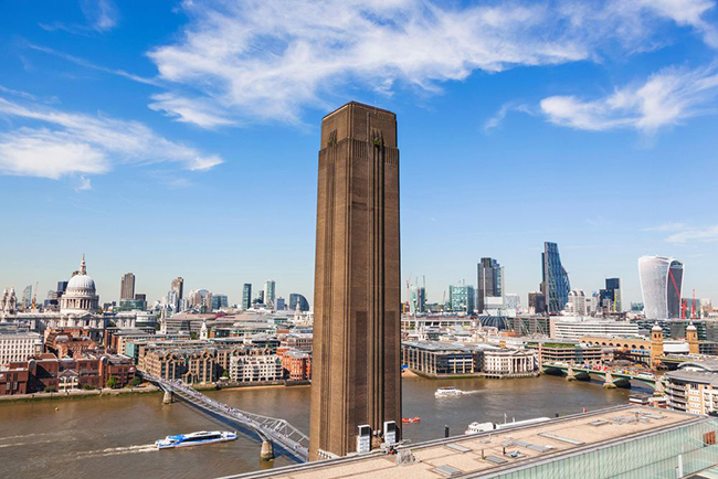 London, Anh: London có nhiều điểm tham quan đẳng cấp thế giới miễn phí hơn bất kỳ thành phố châu Âu nào khác, đặc biệt là bảo tàng Anh, nơi có đủ kho báu để thỏa mãn sự tò mò nhất của những du khách yêu thích lịch sử.