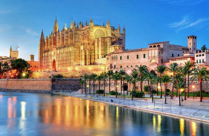 Đảo Mallorca Của Tây Ban Nha Có Gì Mà Hấp Dẫn Giới Nhà Giàu Đến Vậy?