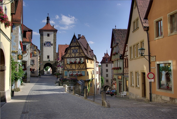 Trong ảnh là Plönlein, một góc nổi tiếng đẹp như tranh vẽ ở Rothenburg ob der Tauber, Đức, nơi đã truyền cảm hứng cho các nhà làm phim hoạt hình của bộ phim hoạt hình "Pinocchio" của Walt Disney.