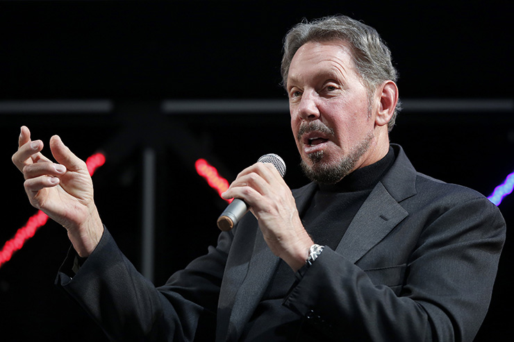 4. Larry Ellison

Tỷ ph&uacute; Larry c&oacute; một cuộc sống đầy biến động khi l&agrave; con của một b&agrave; mẹ đơn th&acirc;n cho tới việc mua cả h&ograve;n đảo Hawaii cho ri&ecirc;ng m&igrave;nh. &Ocirc;ng từng bỏ học 2 lần, Đại học Illinois tại Urbana-Champaign v&agrave;o năm thứ 2 v&agrave; Đại học Chicago chỉ với một học kỳ.
