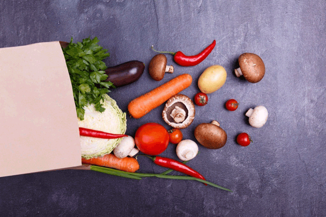 9. Lười ăn rau củ: Theo Viện Ung thư Quốc gia Mỹ, các loại rau họ cải như bông cải xanh, cải bắp, súp lơ và cải xoăn rất tốt cho hệ thống miễn dịch của bạn trong việc bảo vệ sức khỏe tổng thể cũng như phòng tránh nguy cơ ung thư.