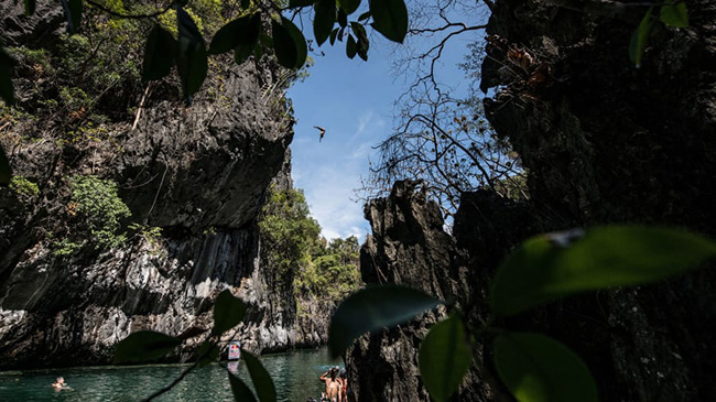 El Nido, Philippines: El Nido có bãi biển đẹp nhất thế giới và các địa điểm lặn quyến rũ rất thu hút du khách từ khắp nơi trên thế giới.