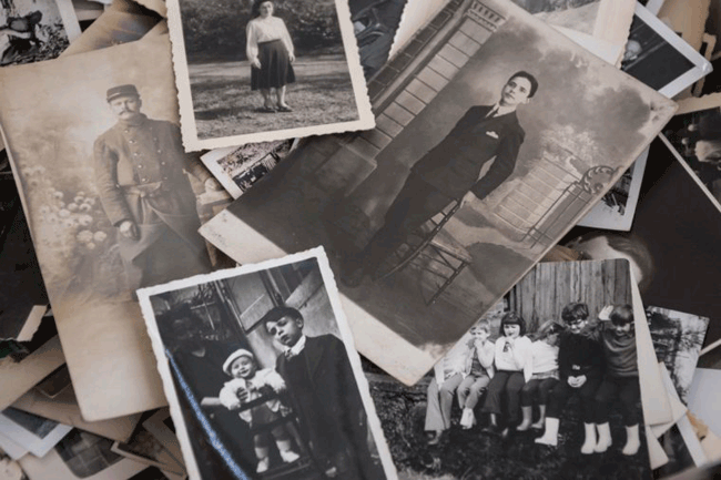 3. Ung thư l&agrave; do di truyền, chỉ những người c&oacute; người th&acirc;n mắc ung thư mới c&oacute; nguy cơ: C&oacute; nhiều dạng ung thư l&agrave; do di truyền, tuy nhi&ecirc;n c&aacute;c dạng ung thư phổ biến nhất thường kh&ocirc;ng li&ecirc;n quan đến di truyền.
