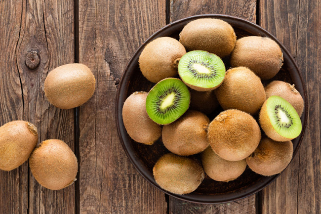 9. Kiwi rất giàu các chất chống oxy hóa chống ung thư, bao gồm vitamin C, vitamin E, lutein và đồng.