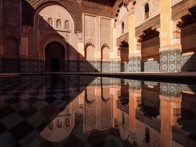 1. Marrakeh, Morocco
Kiến trúc từ thế kỷ 14 của Ben Youssef Madrasa chắc chắn sẽ gây ấn tượng với du khách ngay lần đầu tiên nhìn thấy.