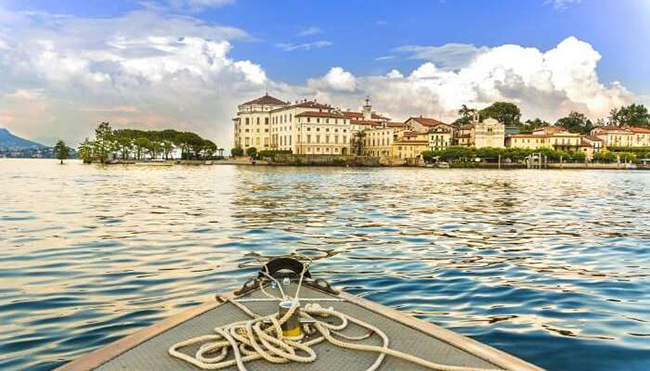 Isola Bella ở Ý là một hòn đảo vẫn còn hoang sơ tuyệt đẹp với những chú công trắng, khu vườn và đài phun nước lộng lẫy.