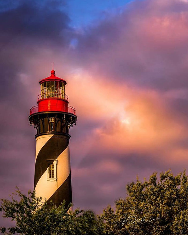 11. Ngọn hải đăng St. Augustine, St. Augustine, Florida
Người ta kể lại rằng, có nhiều du khách đã nhìn thấy một hồn ma thân thiện canh giữ trên ngọn hải đăng.
