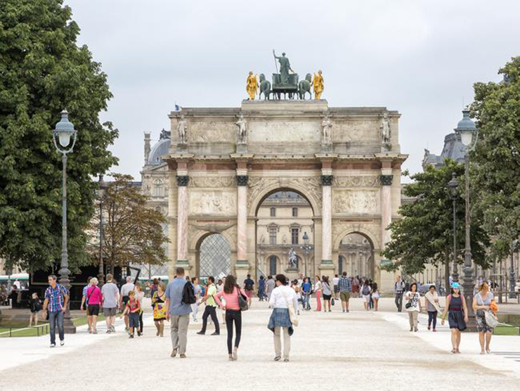 14. Thời gian ngắm cảnh tốt nhất l&agrave; s&aacute;ng sớm, l&uacute;c đ&oacute; bạn sẽ kh&ocirc;ng phải chen ch&uacute;c trong đ&aacute;m đ&ocirc;ng du lịch.
