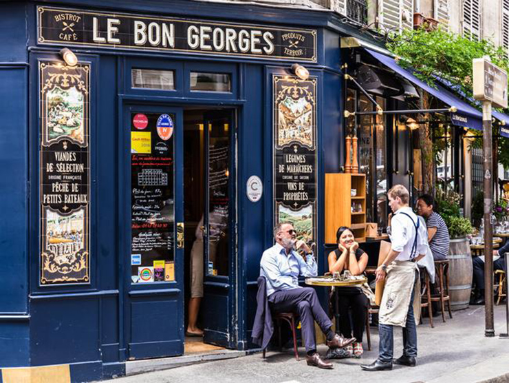 7. Trong c&aacute;c nh&agrave; h&agrave;ng v&agrave; qu&aacute;n c&agrave; ph&ecirc;, ph&iacute; dịch vụ hầu như lu&ocirc;n được bao gồm trong h&oacute;a đơn.&nbsp;Trong trường hợp bạn y&ecirc;u cầu một dịch vụ đặc biệt, nhớ để lại tiền boa.
