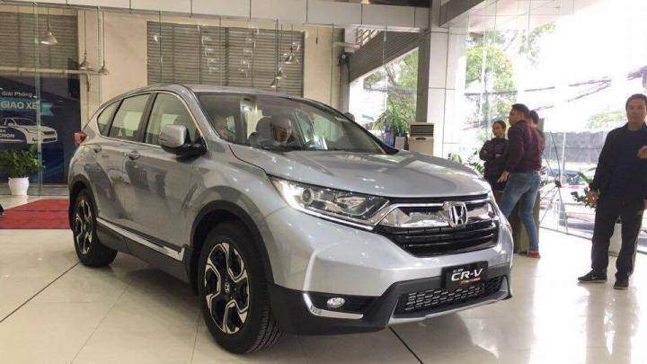 8. Honda CR-V đạt doanh số 867 xe trong tháng 9/2018 hiện được bán với giá từ 973 - 1.083 triệu đồng