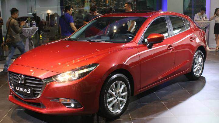 7. Mazda 3 đạt doanh số 975 xe trong tháng 9/2018 hiện được bán với giá từ 659 - 750 triệu đồng
