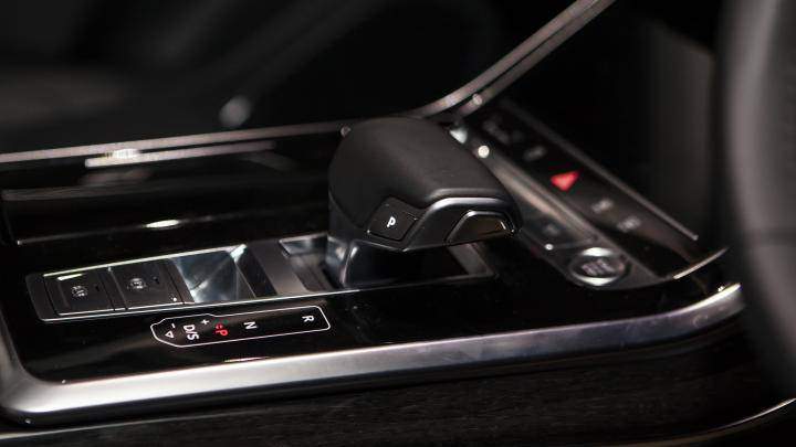 Cụm cần số trên Audi Q8 thế hệ mới