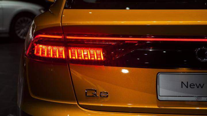 Phần đuôi xe với cụm đèn hậu được làm mới trên mẫu Q8 2019