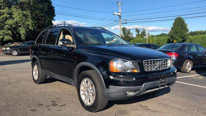 Volvo XC90 2008 có giá bán hiện nay khoảng 8.885 USD (khoảng 207 triệu đồng)
