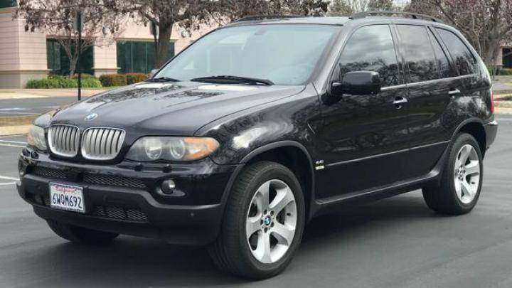 BMW X5 2006 có giá bán hiện nay khoảng 9.500 USD (khoảng 221 triệu đồng)