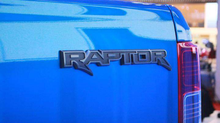 Lô gô Raptor nổi bật phía đuôi xe.