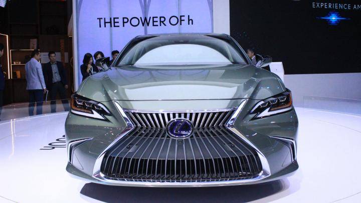 Đây là chiếc xe đầu tiên của mẫu xe mới này được nhập khẩu. Giá bán xe và kế hoạch phân phối vẫn chưa được hãng công bố chính thức.