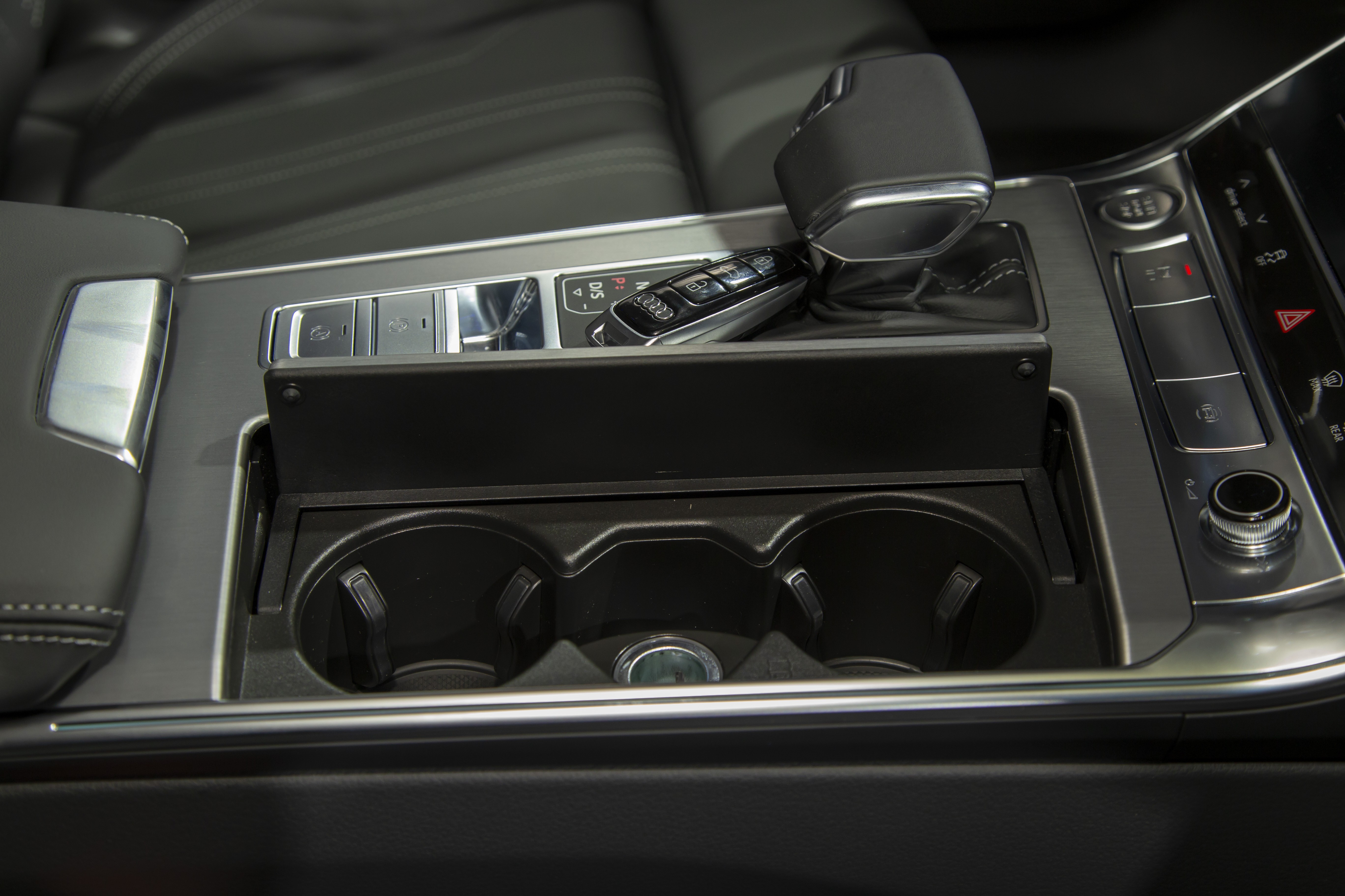 Cần số dạng thẳng đặc trưng trên những mẫu xe mới của Audi