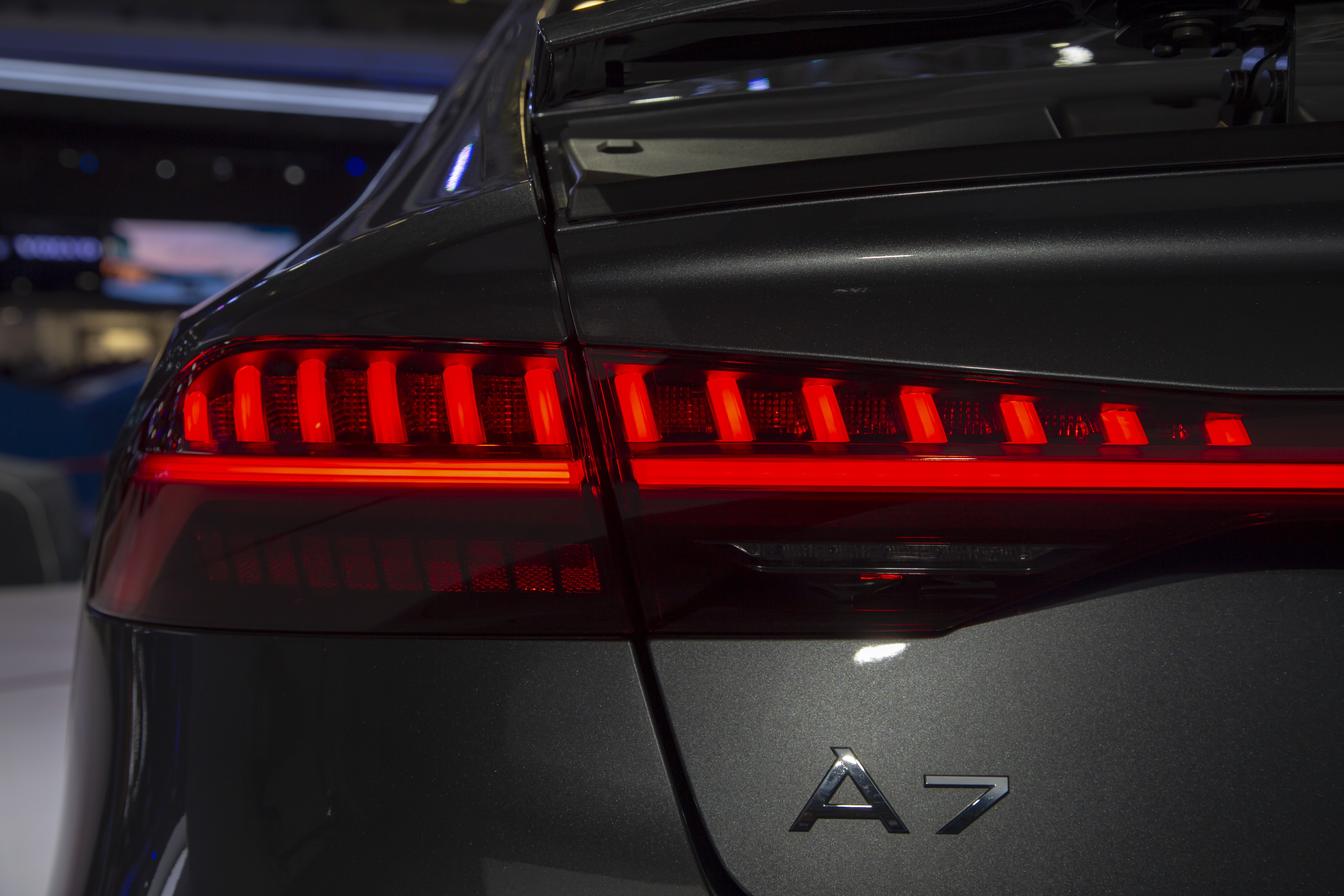 Cụm đèn hậu trên A7 Sportback mới dùng công nghệ OLED.