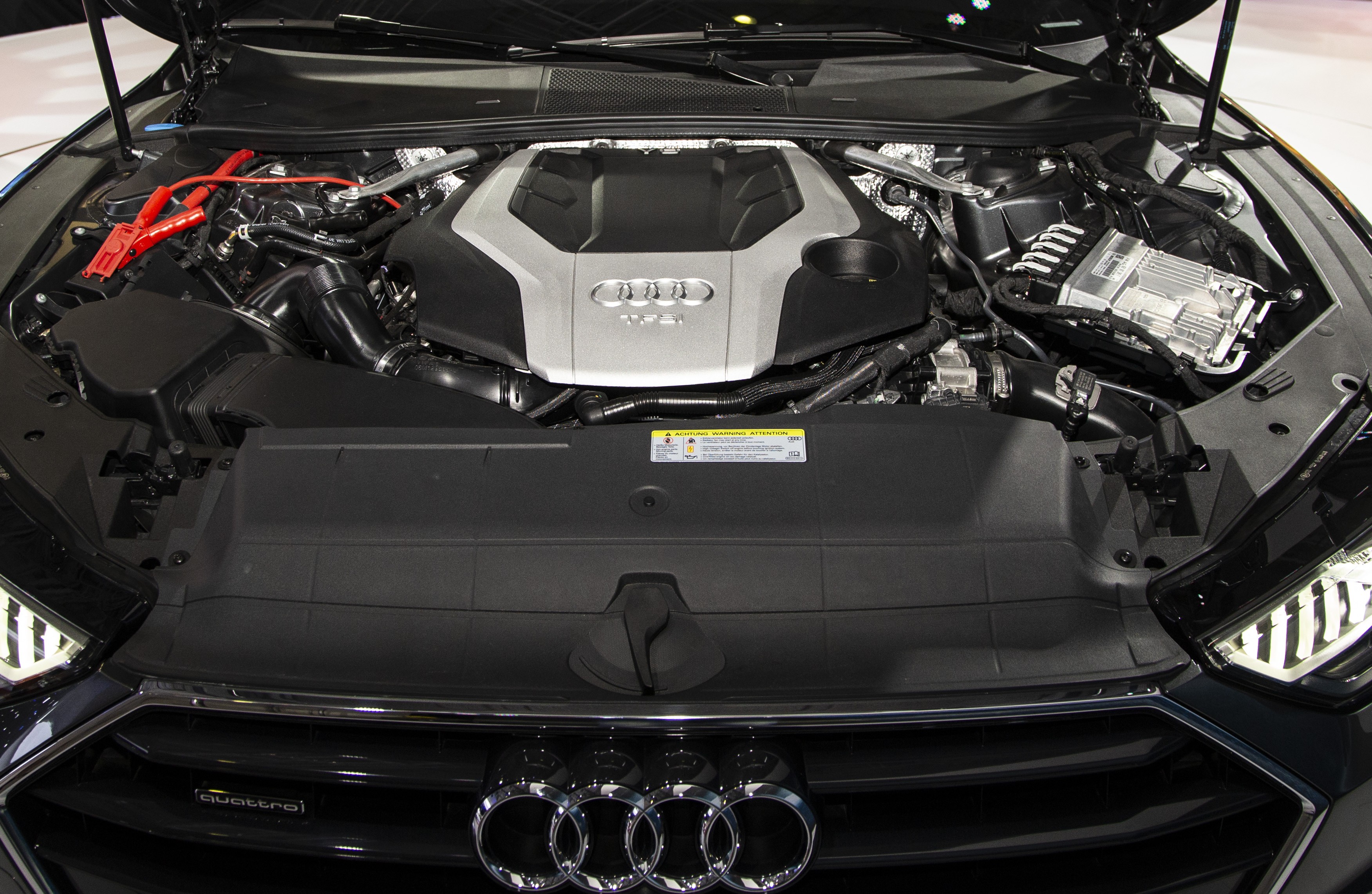 A7 Sportback được trang bị động cơ tăng áp TFSI V6 3.0L, cho công suất 340 mã lực