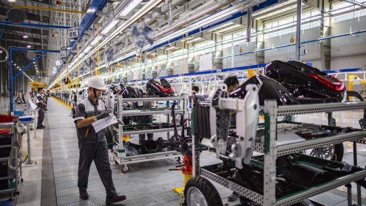 Công đoạn chuẩn bị linh kiện