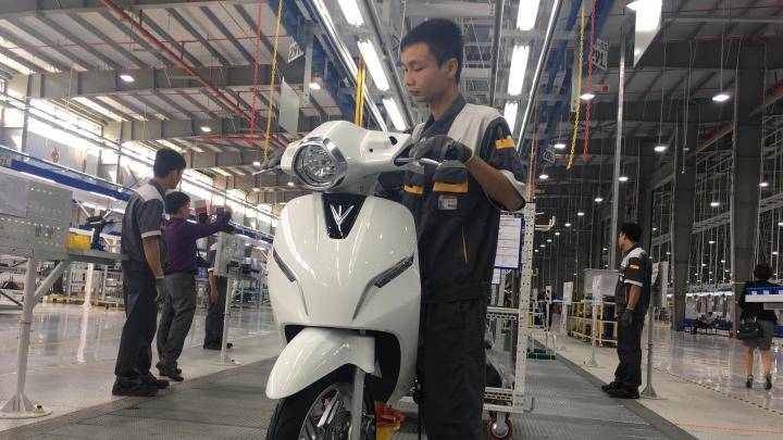 Quá trình lắp ráp, hoàn thiện xe được thực hiện trên dây chuyền hiện đại nhập khẩu từ Nhật Bản, kiểm soát chặt chẽ từng chi tiết nhỏ nhờ công nghệ 4.0 và điện toán đám mây.