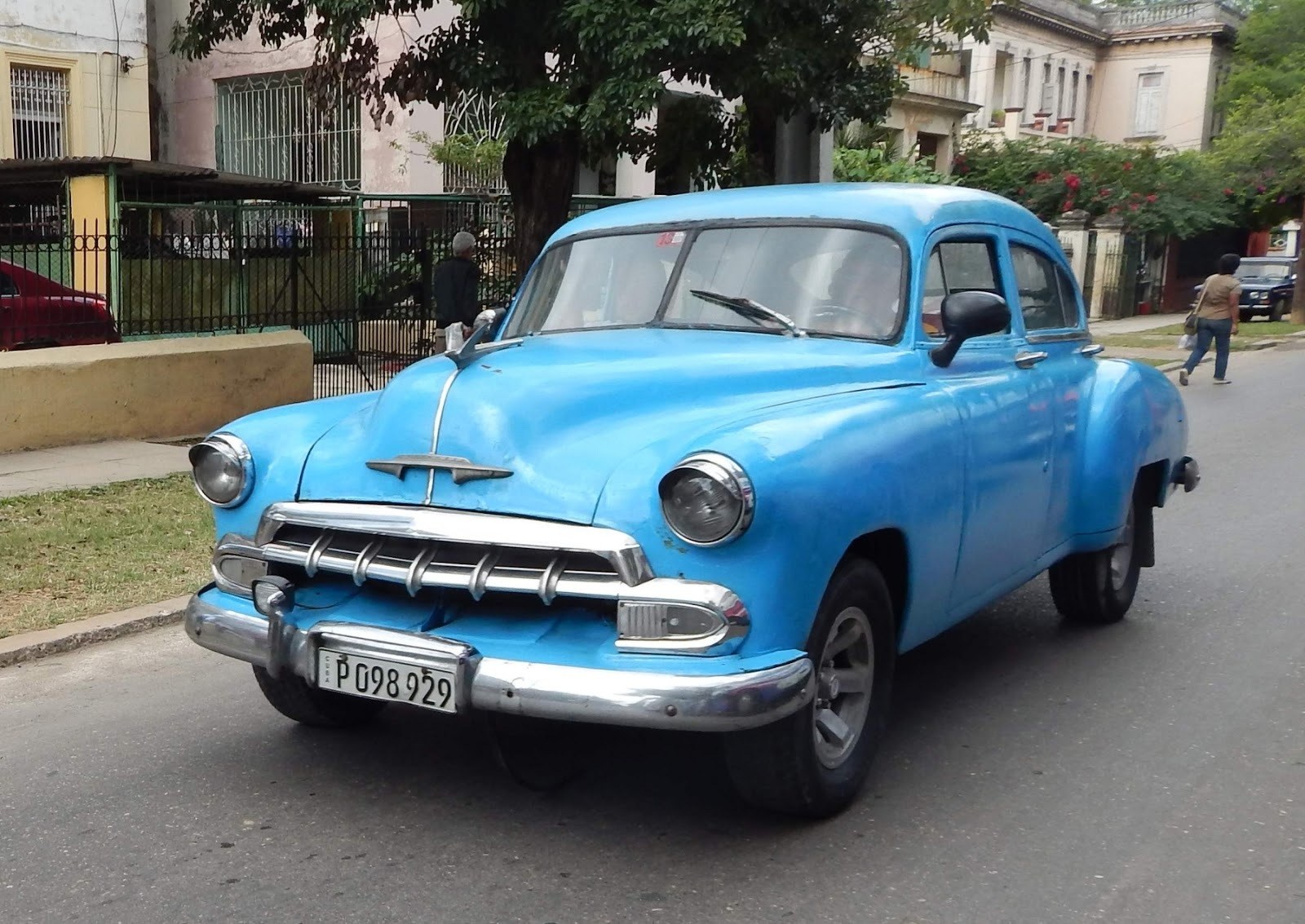 Một Chevrolet Styleline 1952 trên đường phố Havana.