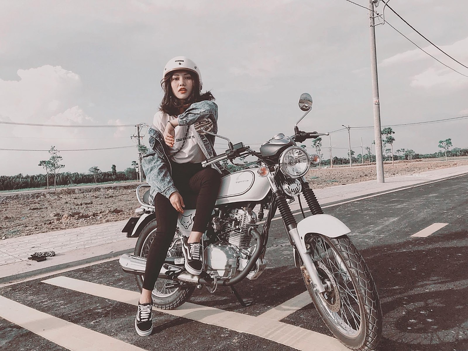 SYM Husky Classic 125: Xe Máy SYM Husky Classic 125 mới của SYM được đánh giá là một chiếc xe cổ điển và "chất" nhất hiện tại. Giá xe Husky 125 Việt Nam khoảng 31,9 triệu đồng