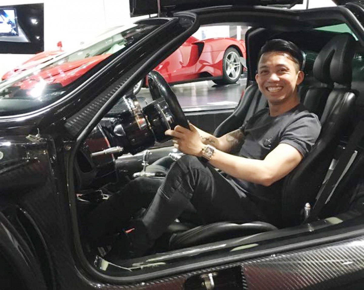 Đây là chiếc xe được sản xuất giới hạn, trên thế giới có tổng cộng 100 chiếc và Minh “nhựa” chính là một trong những người chủ sở hữu hiếm hoi.