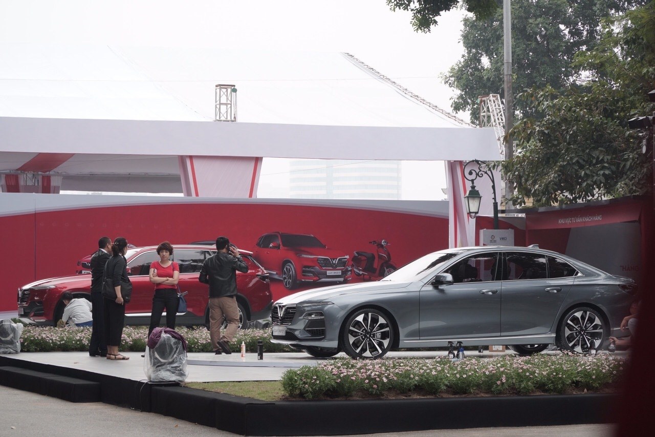 2 ngôi sao Lux A 2.0 và Lux SA 2.0 từng xuất hiện tại Triển lãm ô tô Paris 2018 cũng sẽ xuất hiện tại sự kiện.