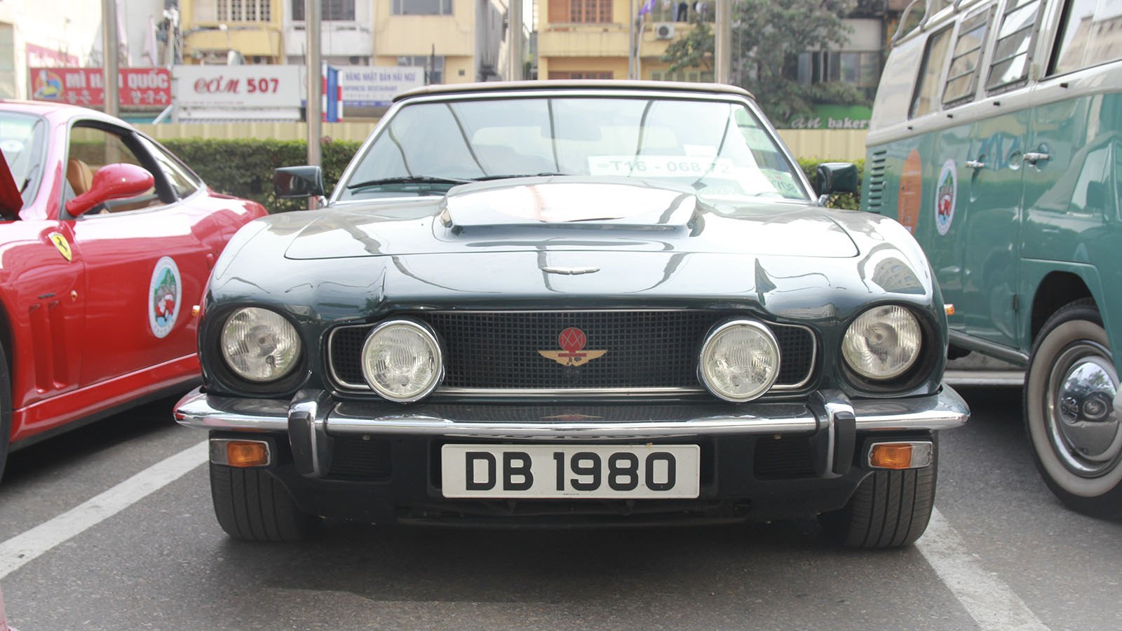 Chiếc xe cổ Aston Martin của một nhà sưu tầm người Hồng Kông