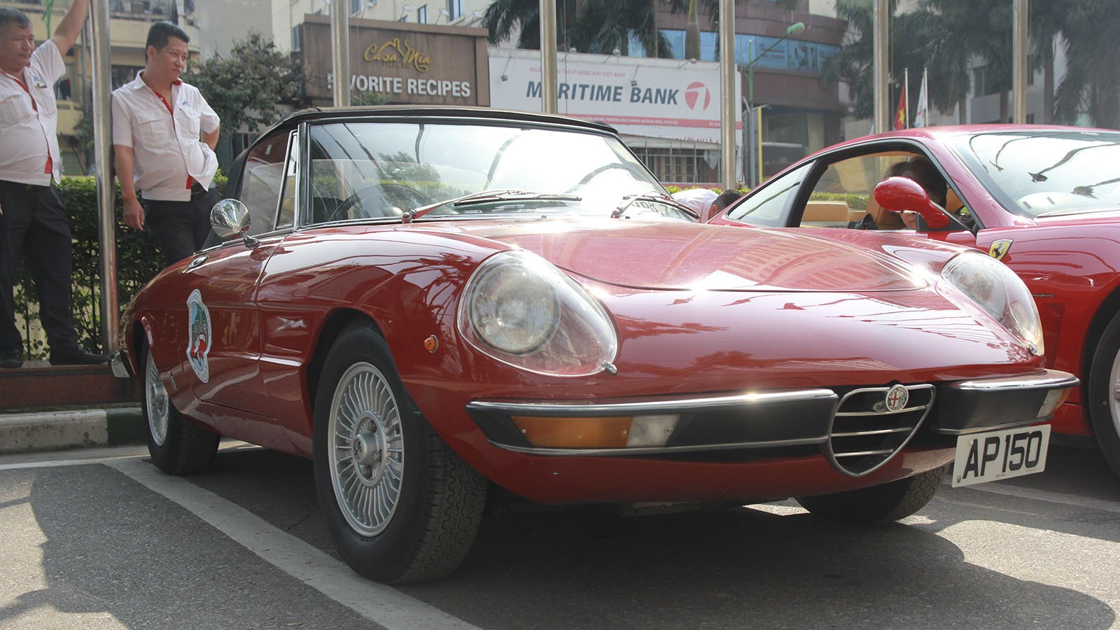 Một chiếc xe cổ rất đáng chú ý khác là Alfa Romeo Spide