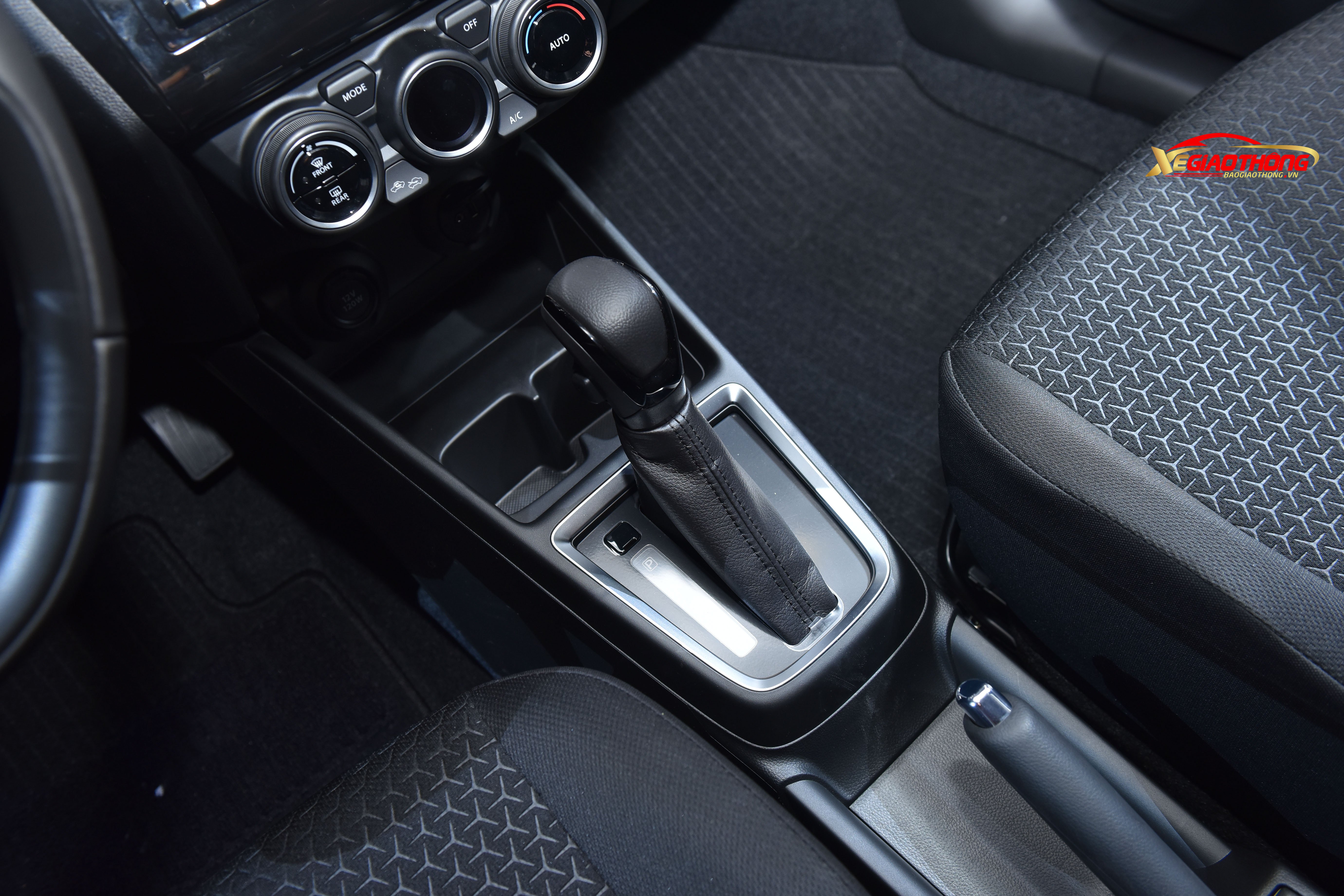 Mẫu hatchback sử dụng động cơ 1,2L đi kèm hộp số tự động CVT