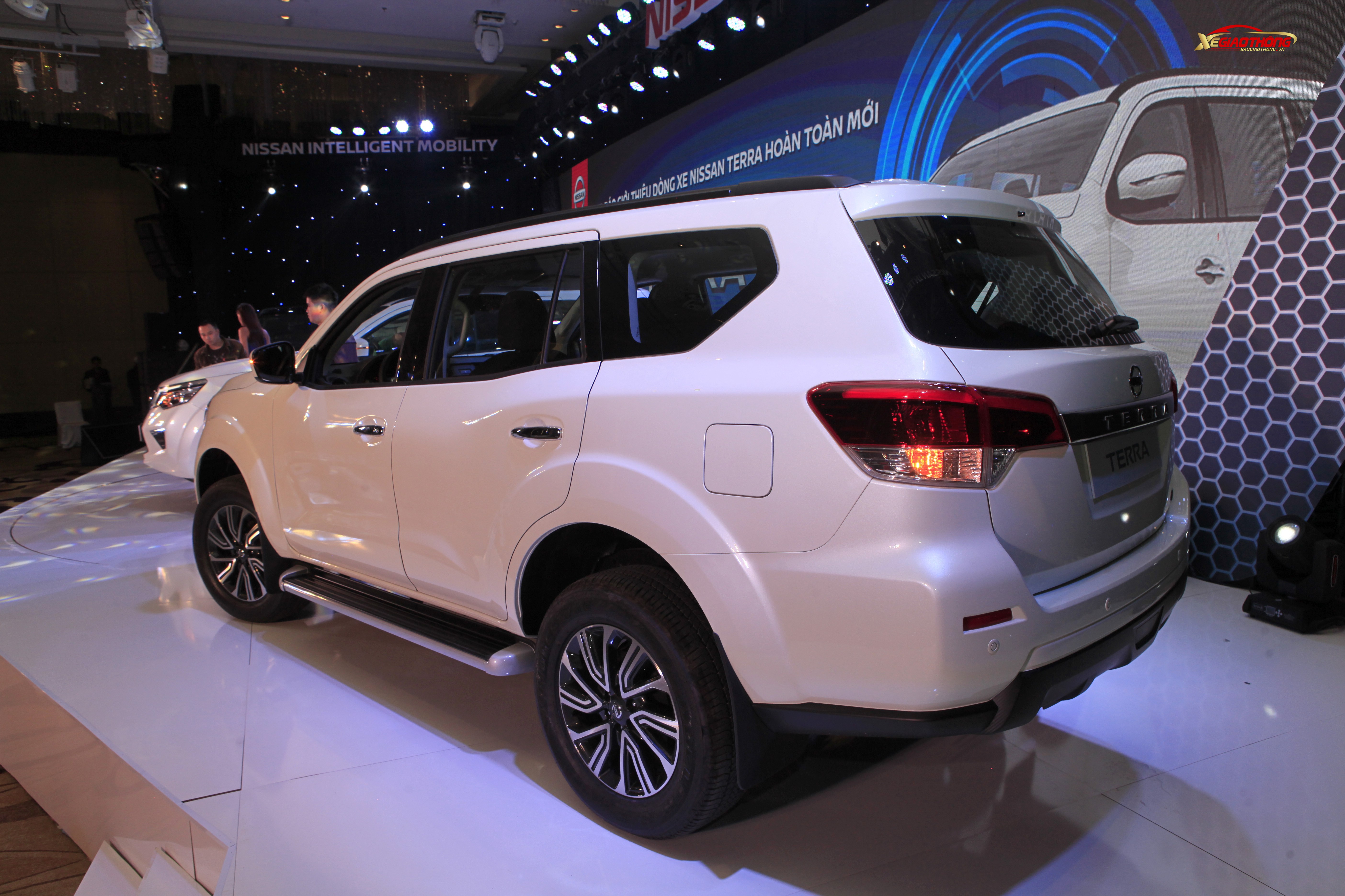 Nissan Terra có kích thước lớn nhất nhì phân khúc SUV 7 chỗ