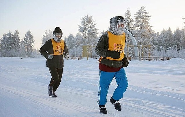 Phải rất cố gắng để có thể bám được đường đua, sẵn sàng hỗ trợ nhau khi cần