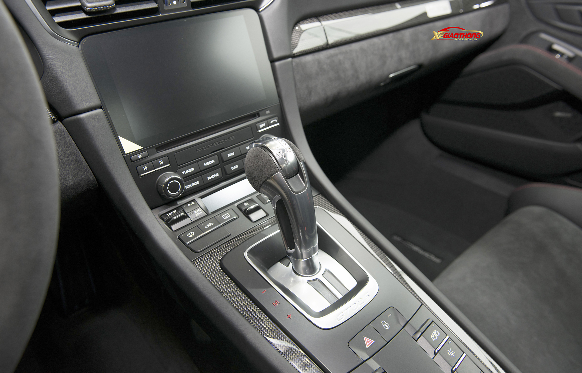 Porsche GT2 RS được trang bị hộp số PDK 7 cấp ly hợp kép